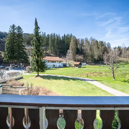 7202 Zweckmaessig Eingerichteten Mit Gedecktem Balkon Vulpera